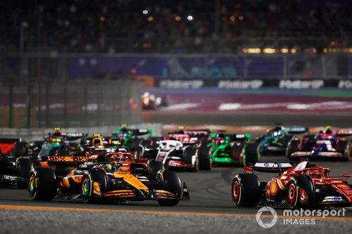 Charles Leclerc, Ferrari SF-24, lucha con Oscar Piastri, McLaren MCL38 