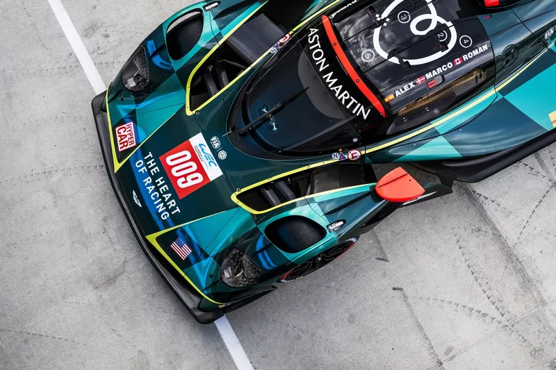 #009 Aston Martin Thor Team Aston Martin Valkyrie : Alex Riberas, Marco Sorensen, Roman De Angelis