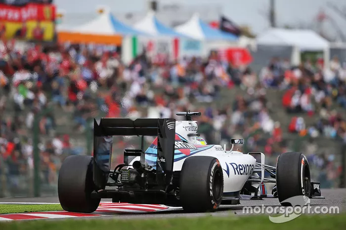 Felipe Massa fez apenas uma parada e terminou em nono.