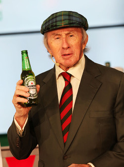 Джекі Стюарт, на оголошенні спонсорської угоди з Heineken