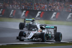 Льюіс Хемілтон, Mercedes AMG F1 W07 та Ніко Росберг, Mercedes AMG Petronas F1 W07