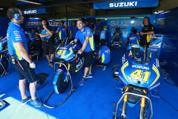 Box von Team Suzuki MotoGP