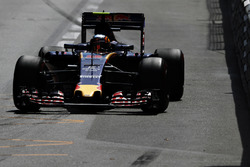 Carlos Sainz Jr., Scuderia Toro Rosso STR11