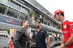 Jorge Lorenzo, MotoGP-rijder met Daniel Ricciardo, Red Bull Racing en Jean-Eric Vergne, Ferrari test