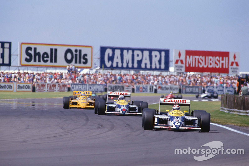 Nelson Piquet, Williams FW11B Honda, devant Nigel Mansell, Williams FW11B Honda et Ayrton Senna, Team Lotus Honda 99T