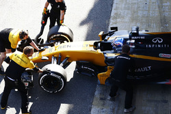 Jolyon Palmer, Renault Sport F1 Team RS17 dans les stands
