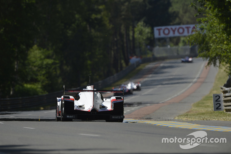 #2 Porsche Team Porsche 919 Hybrid: Timo Bernhard, Earl Bamber, Brendon Hartley
