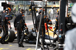 Fernando Alonso, McLaren MCL32, retires in the pits during the race