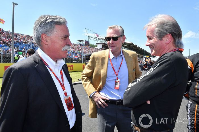 Chase Carey, Director Ejecutivo y Presidente Ejecutivo de la Formula One Group, Sean Bratches, Formula One Managing Director Comercial y David tremayne