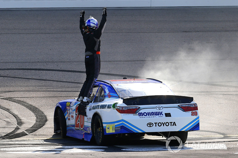 Ganador de la carrera Ryan Preece, Joe Gibbs Racing Toyota