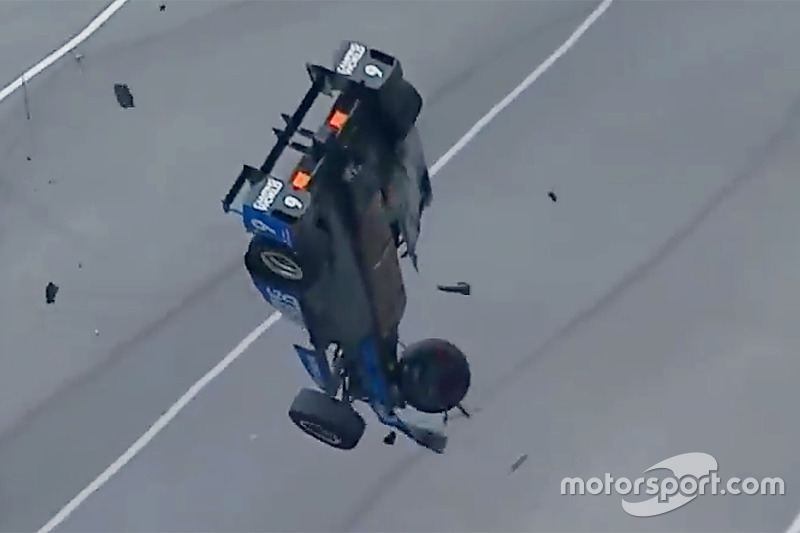 Жахлива аварія Скотта Діксона, Chip Ganassi Racing Honda, Schmidt Peterson Motorsports Honda