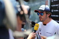 Fernando Alonso, McLaren avec la presse