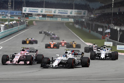 Lance Stroll, Williams FW40, Esteban Ocon, Sahara Force India F1 VJM10, Felipe Massa, Williams FW40