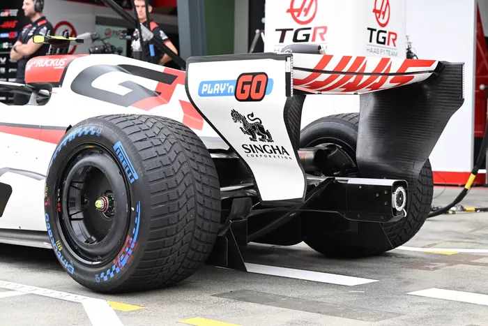 تفاصيل Haas VF-26