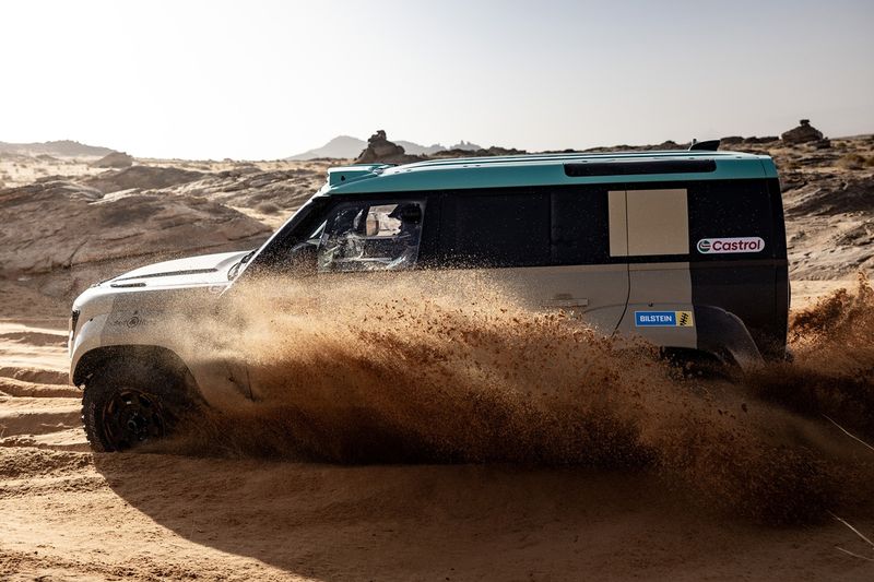 #502 Defender Rally, Defender D7X-R: Rokas Baciuska, Oriol Vidal 