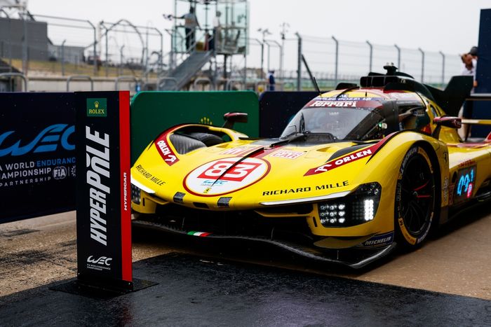 #83 AF Corse Ferrari 499P: Robert Kubica, Yifei Ye, Philip Hanson