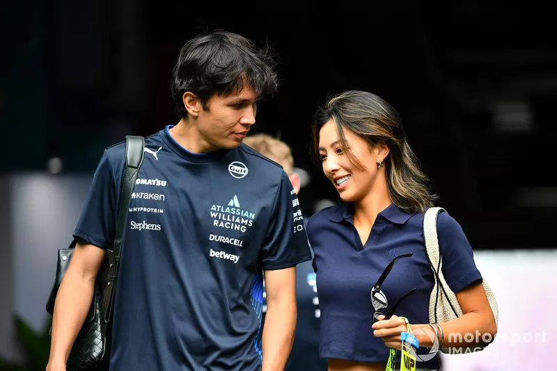 Alex Albon, Williams et Lily Muni He