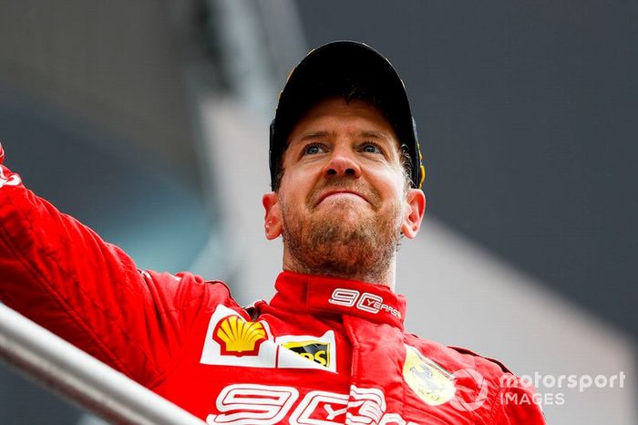 Podio: segundo lugar Sebastian Vettel, Ferrari