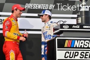 1. Joey Logano, Team Penske, mit Ryan Blaney, Team Penske