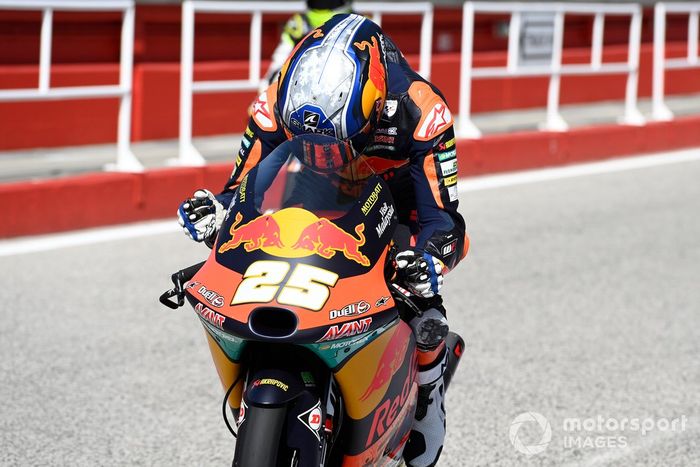Ganador de la pole Raul Fernandez, Red Bull KTM Ajo