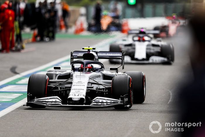 Pierre Gasly, AlphaTauri AT01, Daniil Kvyat, AlphaTauri AT01