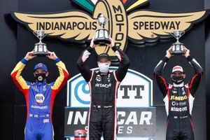 Alexander Rossi, Andretti Autosport Honda, il vincitore della gara Josef Newgarden, Team Penske Chevrolet, Rinus VeeKay, Ed Carpenter Racing Chevrolet