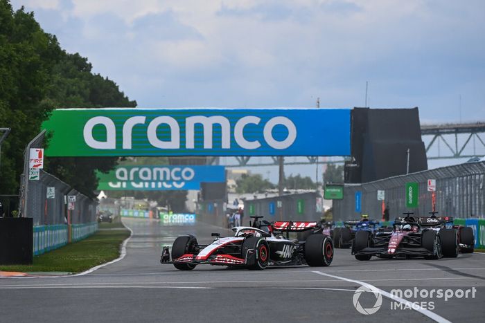 Kevin Magnussen, Haas VF-23, Valtteri Bottas, Alfa Romeo C43, Nyck de Vries, AlphaTauri AT04