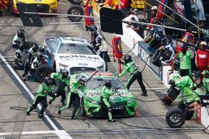 Martin Truex Jr., Joe Gibbs Racing, Interstate Batteries Toyota Camry, Brad Keselowski, RFK Racing, Kohler Generators Ford Mustang