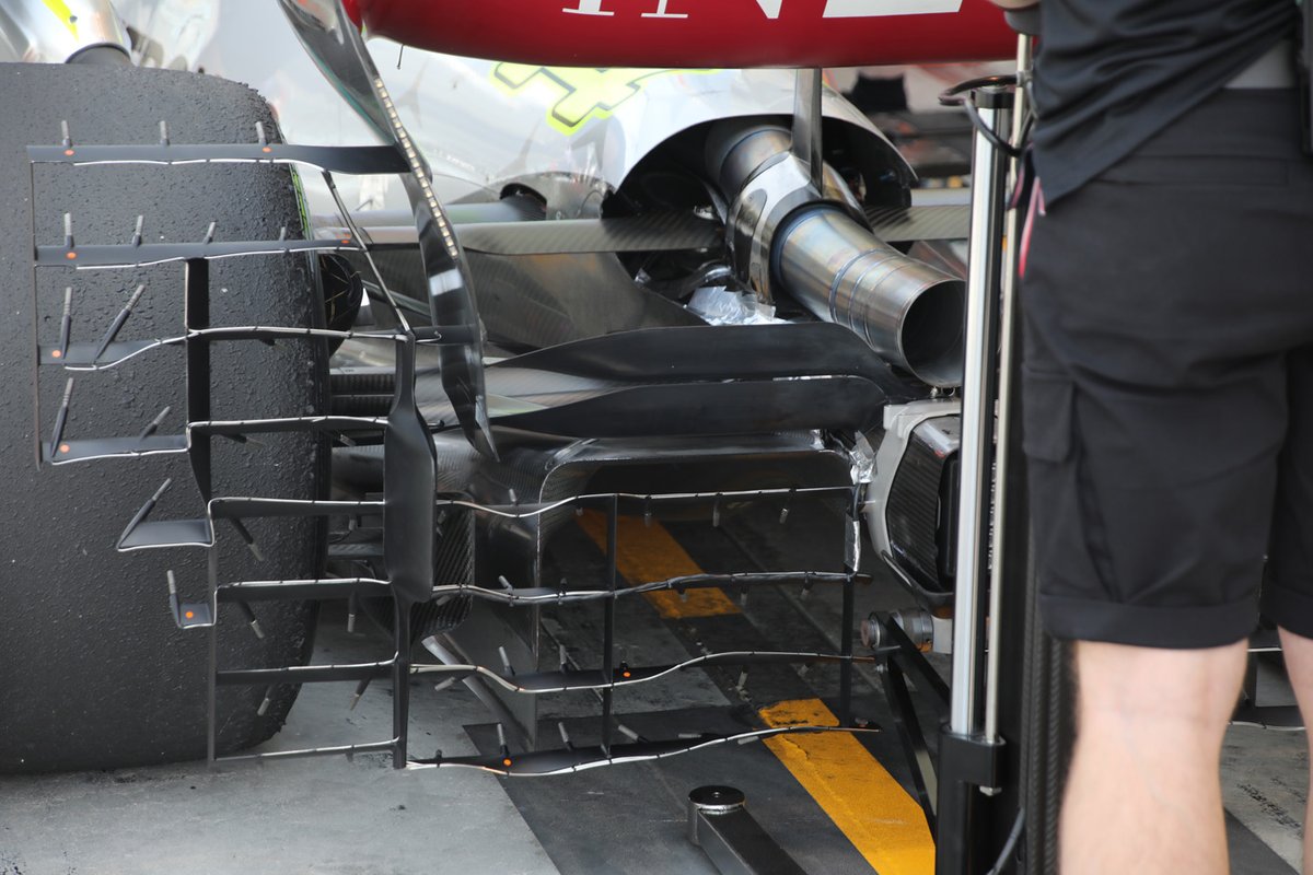 Mercedes W13 detalle trasero con sensores