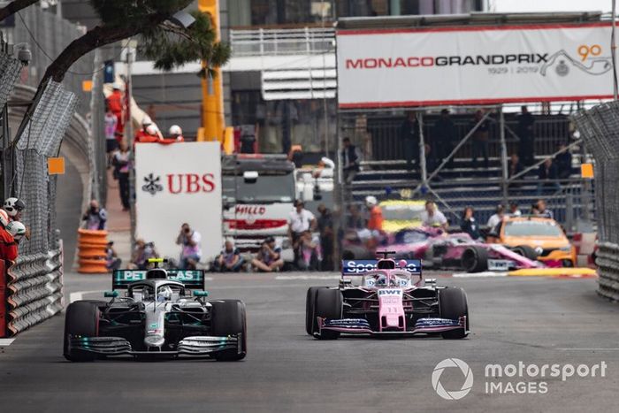 Valtteri Bottas, Mercedes AMG W10, Sergio Pérez, Racing Point RP19
