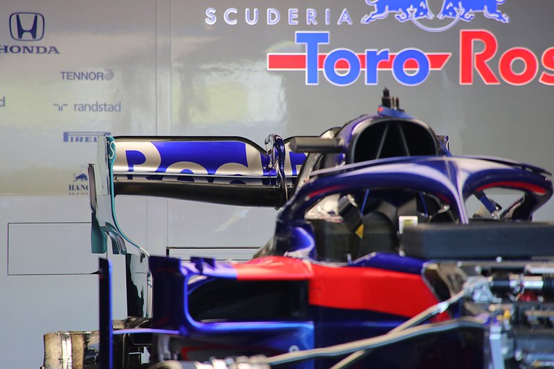 Toro Rosso STR14 rear wing detail