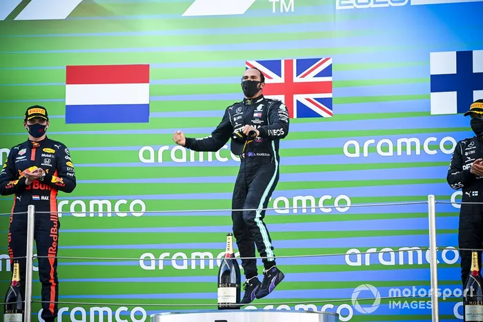 Podio: ganador, Lewis Hamilton, Mercedes-AMG Petronas F1, el segundo lugar Max Verstappen, Red Bull Racing y tercer lugar Valtteri Bottas, Mercedes-AMG Petronas F1 