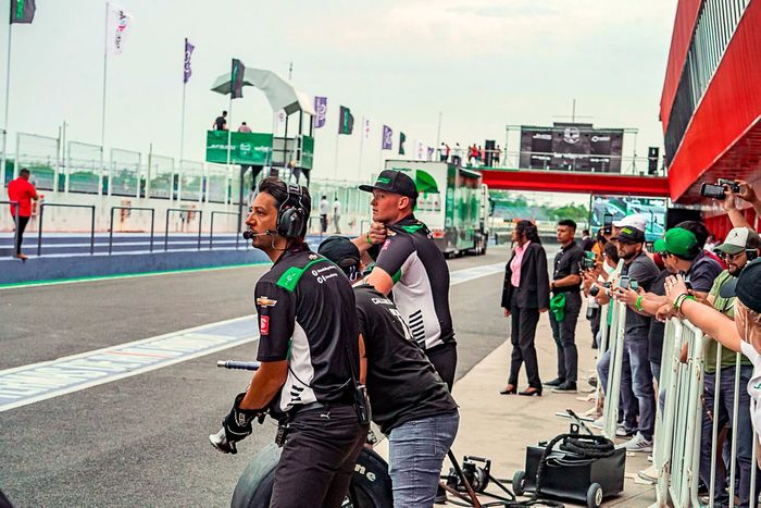 Miembros del equipo  Juncos Hollinger Racing