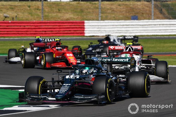 Lance Stroll, Aston Martin AMR21, Antonio Giovinazzi, Alfa Romeo Racing C41, Carlos Sainz Jr., Ferrari SF21