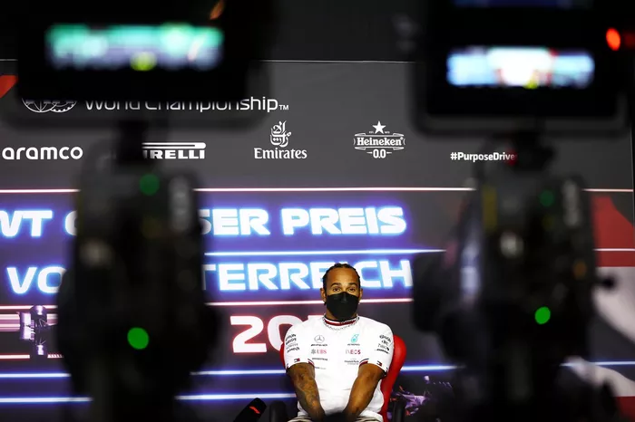 Lewis Hamilton, Mercedes durante la conferencia de prensa