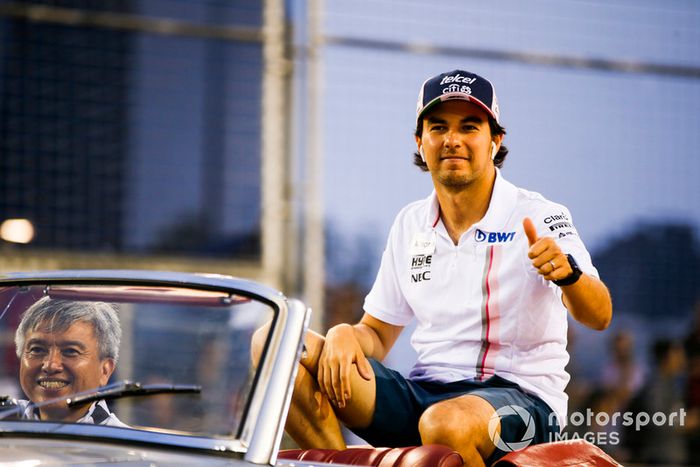 Sergio Perez, Racing Point Force India VJM1, en el desfile de pilotos