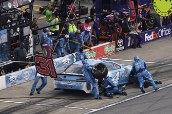 Kevin Harvick, Stewart-Haas Racing, Ford Fusion Busch Light / Mobil 1