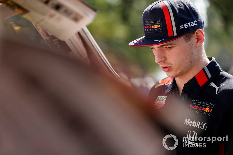 Max Verstappen, Red Bull Racing, firma autografi ai tifosi