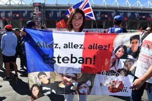Fans et bannière pour Esteban Ocon, Racing Point Force India F1 Team