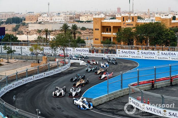 Arrancada Antonio Felix da Costa, BMW I Andretti Motorsports, BMW iFE.18 Sébastien Buemi, Nissan e.Dams, Nissan IMO1, Jose Maria Lopez, GEOX Dragon Racing, Penske EV-3