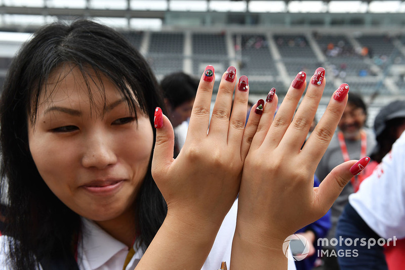 Fan with painted nails