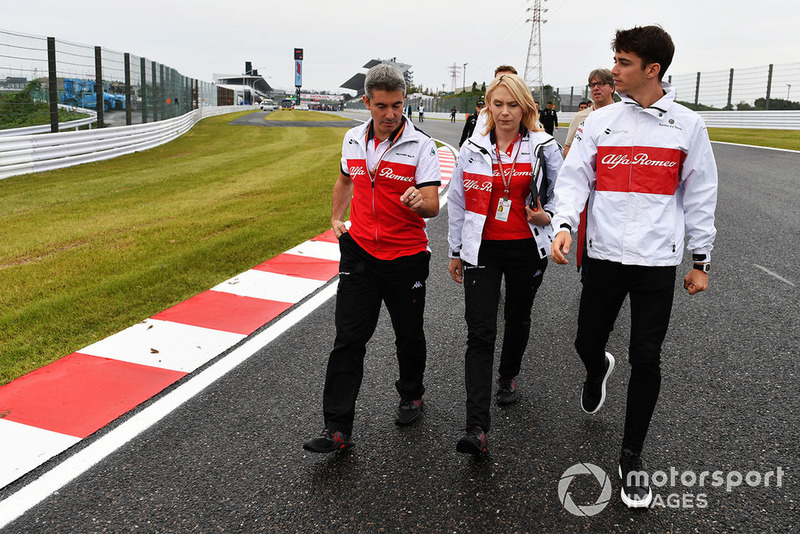 Charles Leclerc, Sauber walks the track with Xevi Pujolar, Sauber Head of Track Engineering and Ruth Buscombe, Sauber Race Strategist