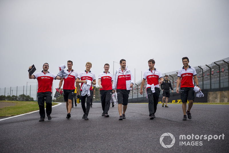 Marcus Ericsson, Sauber walks the track