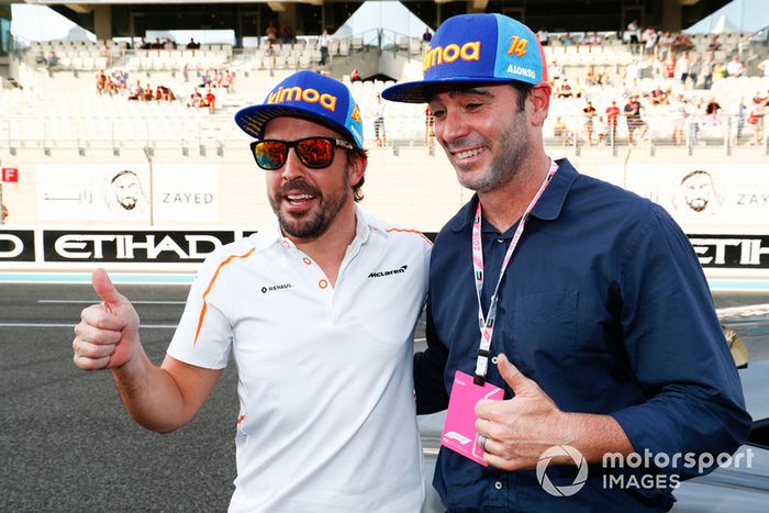Fernando Alonso, McLaren y el piloto de NASCAR Jimmie Johnson