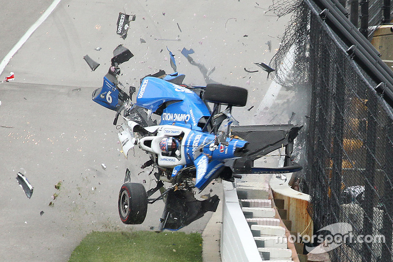 Crash: Scott Dixon, Chip Ganassi Racing, Honda