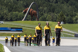 Nick Chester, directeur technique Renault Sport F1 Team, et Alan Permane, ingénieur de course Renault Sport F1 Team