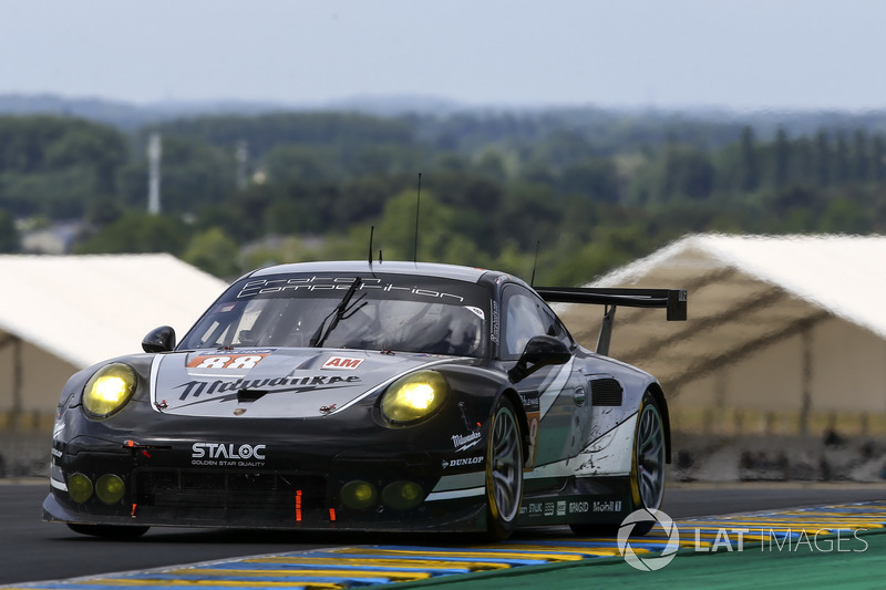 #88 Proton Competition Porsche 911 RSR: Stéphane Lemeret, Klaus Bachler, Khaled Al Qubaisi