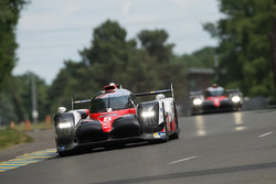 #8 Toyota Gazoo Racing Toyota TS050 Hybrid: Anthony Davidson, Sébastien Buemi, Kazuki Nakajima