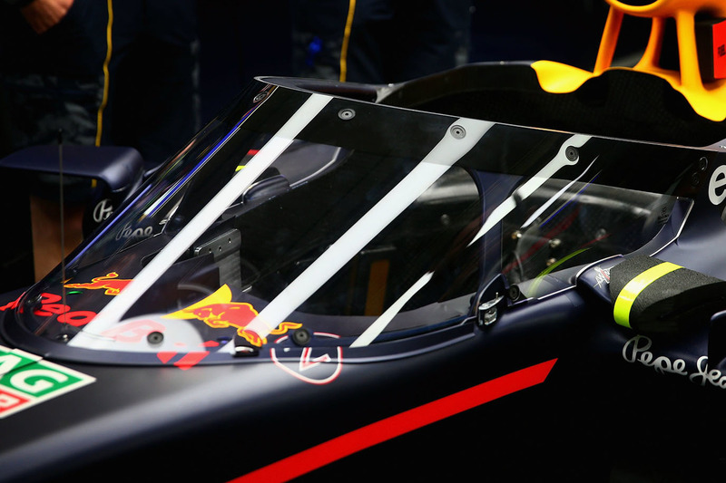Red Bull Racing RB12, система Аeroscreen