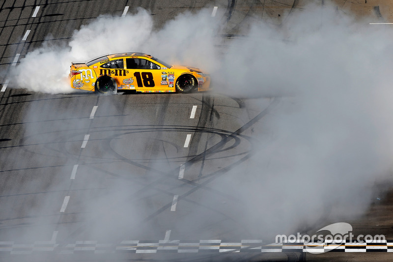 Rennsieger Kyle Busch, Joe Gibbs Racing Toyota